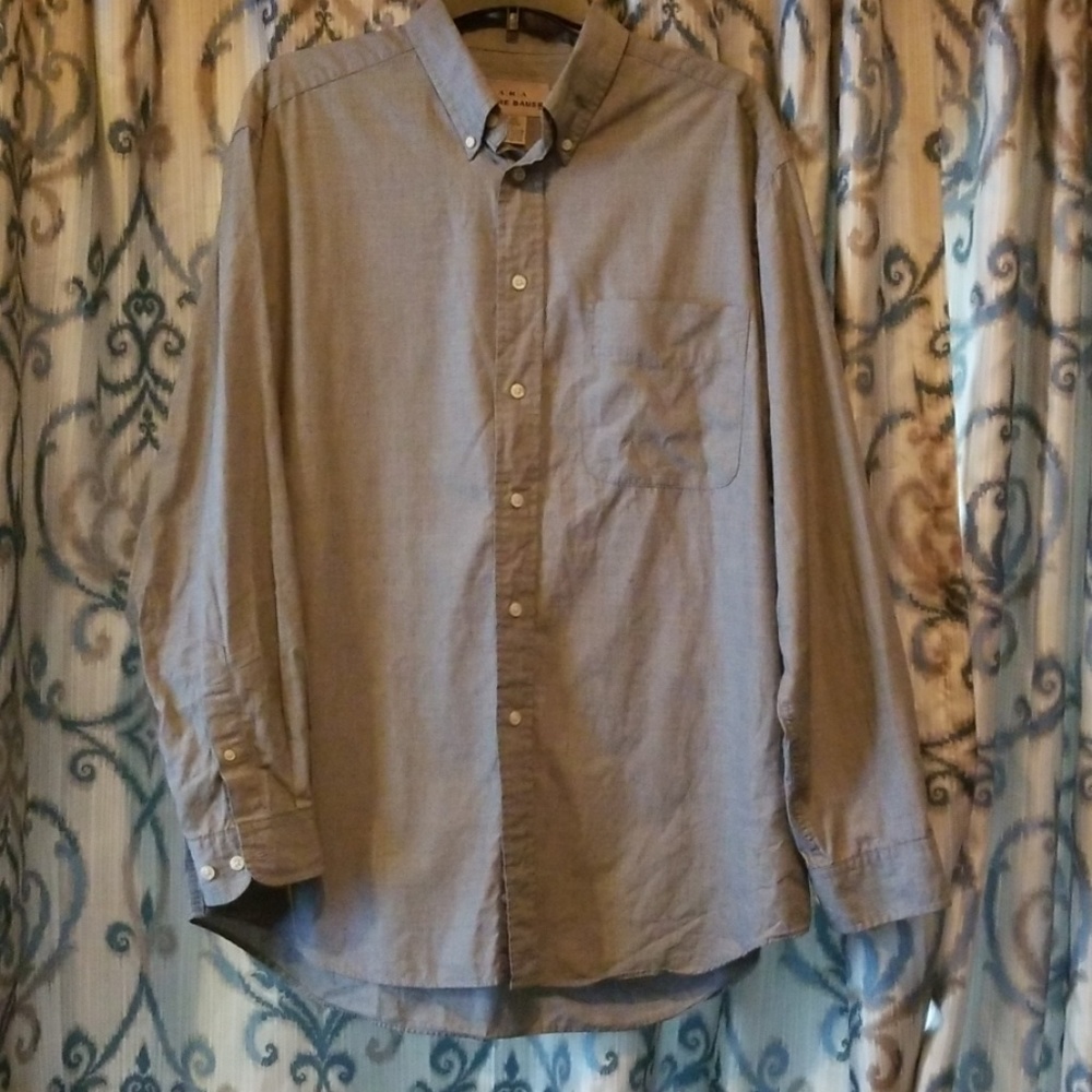 Eddie Bauer Button Down Medium Clean